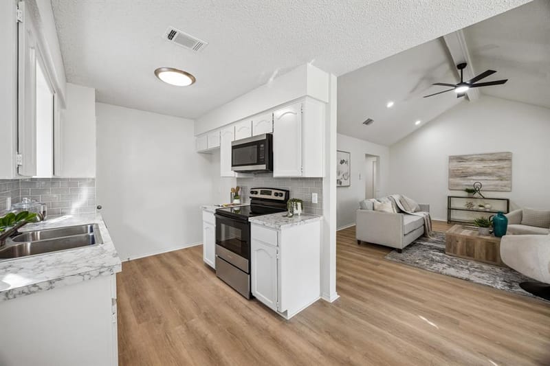 7208 Meadowbrook Drive, Watauga TX 76148 - Photo 10