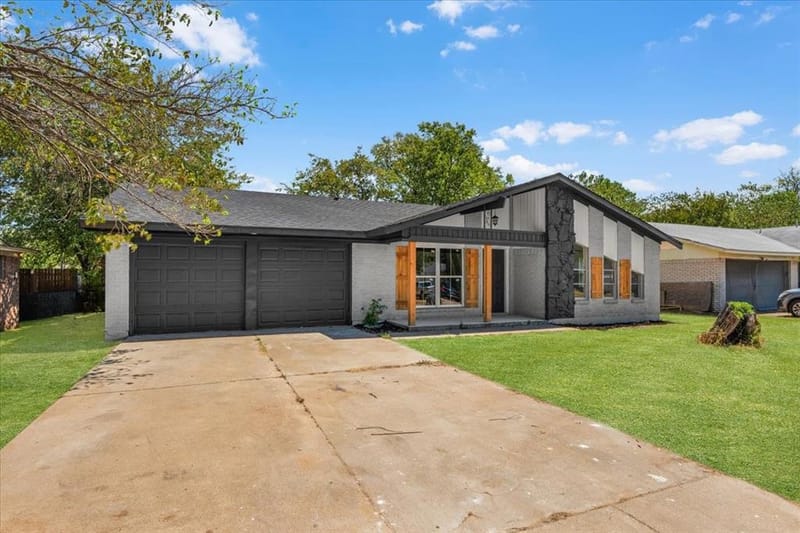 3725 Raphael Street, Fort Worth TX 76119 - Photo 7