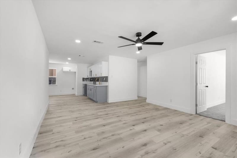 3725 Raphael Street, Fort Worth TX 76119 - Photo 9