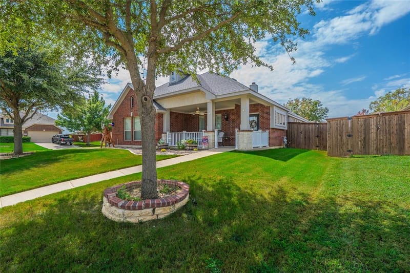 600 Cross Meadow Boulevard, Mansfield TX 76063 - Photo 2