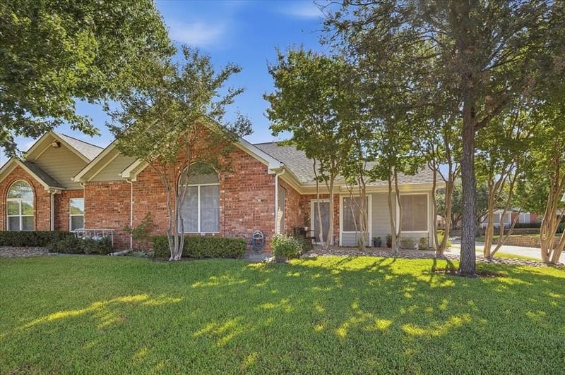 6153 Welden Court, Fort Worth TX 76132