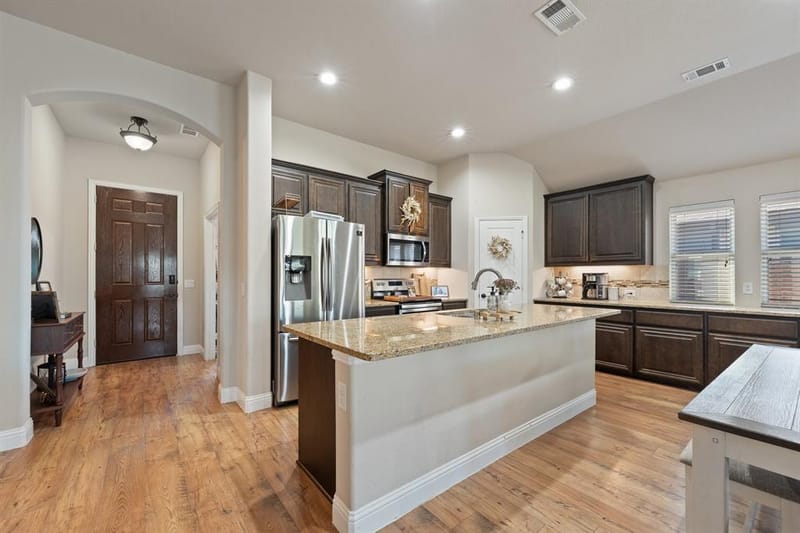 119 Gateway Drive, Alvarado TX 76009 - Photo 9