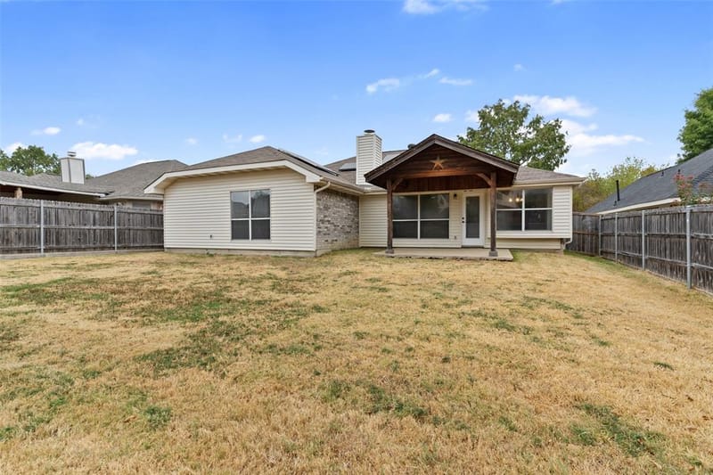 718 W Lonesome Dove Trail, Arlington TX 76001 - Photo 28