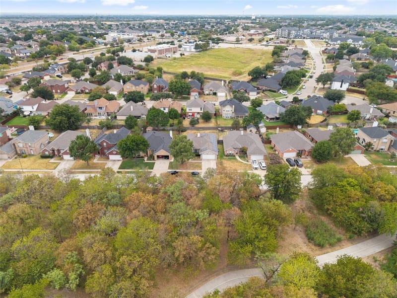 718 W Lonesome Dove Trail, Arlington TX 76001 - Photo 33