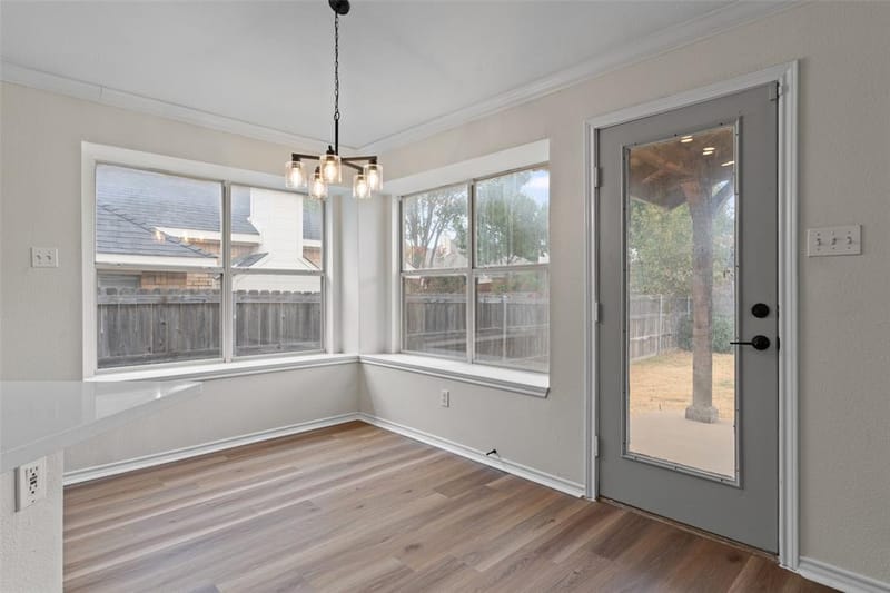 718 W Lonesome Dove Trail, Arlington TX 76001 - Photo 15