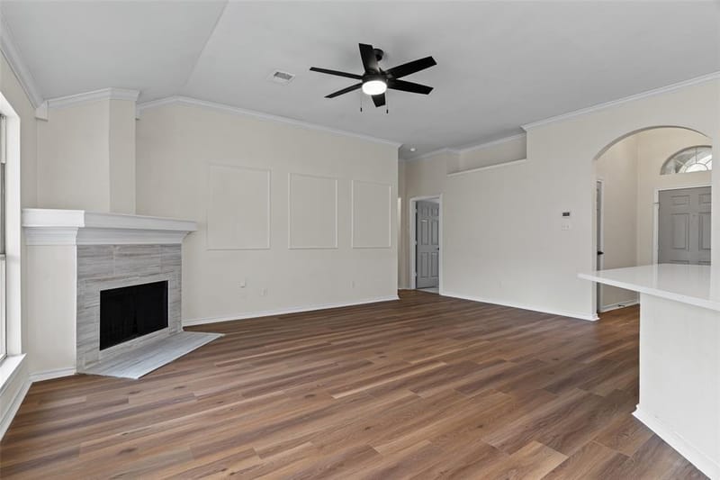718 W Lonesome Dove Trail, Arlington TX 76001 - Photo 11