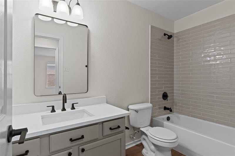 718 W Lonesome Dove Trail, Arlington TX 76001 - Photo 19