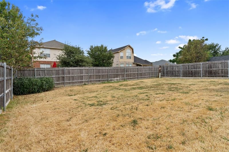 718 W Lonesome Dove Trail, Arlington TX 76001 - Photo 25