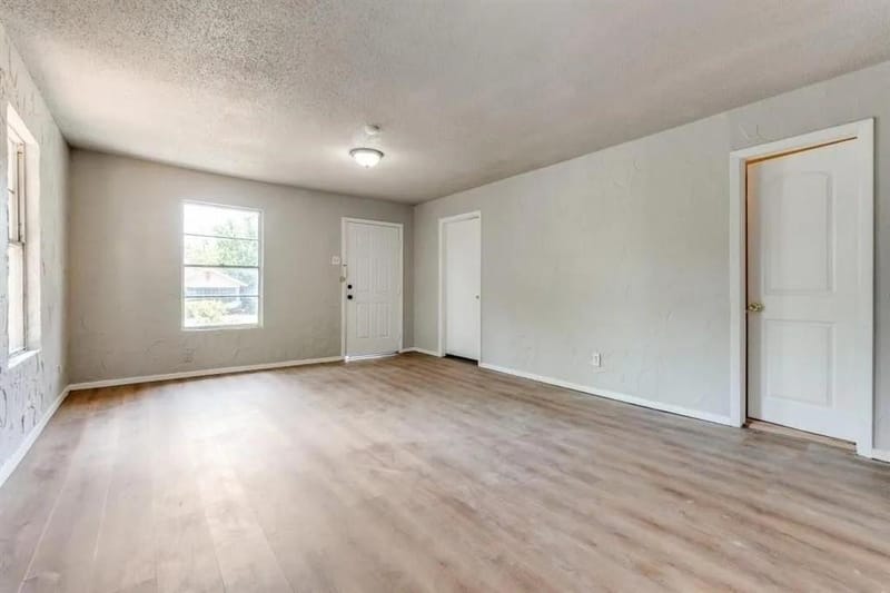 4404 Colonial Avenue, Dallas TX 75215 - Photo 2