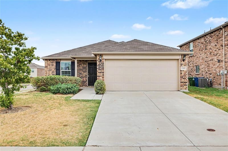 1301 Waggoner Drive, Aubrey TX 76227