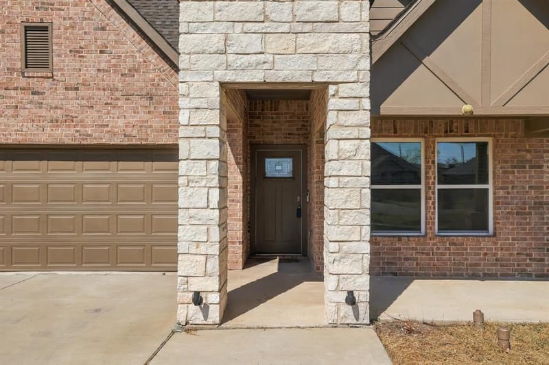804 S Adelaide Street, Terrell TX 75160 - Photo 2