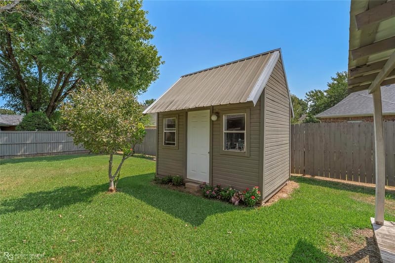 1505 Whitehall Drive, Shreveport LA 71105 - Photo 2