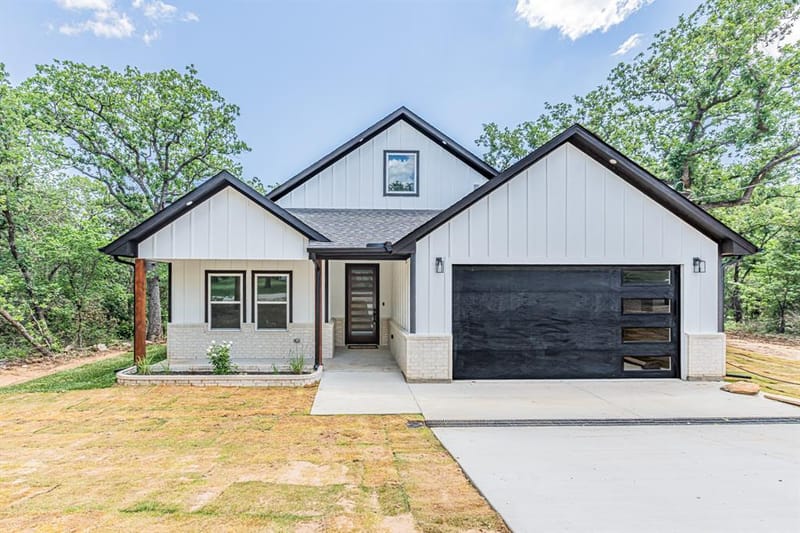 109 Gordons Circle, Runaway Bay TX 76426