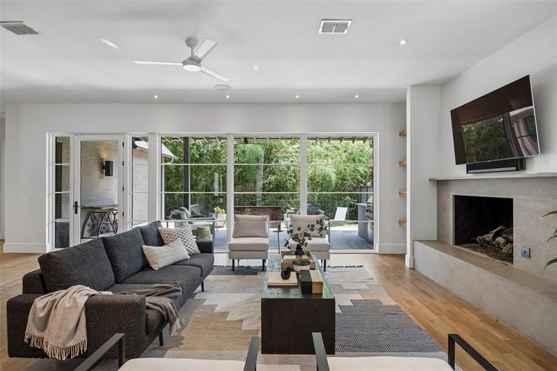 6726 Lake Circle Drive, Dallas TX 75214 - Photo 20