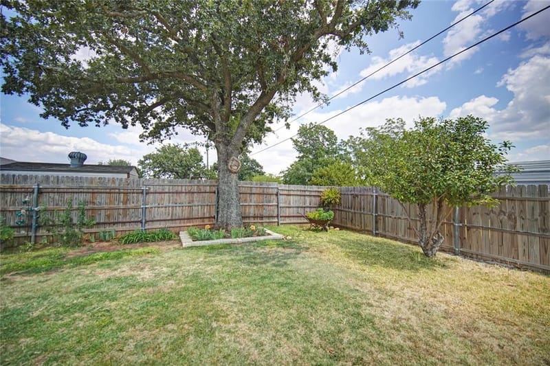 128 Oak Creek Street, Jacksboro TX 76458 - Photo 13