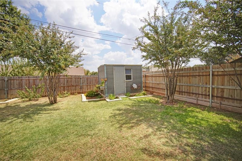 128 Oak Creek Street, Jacksboro TX 76458 - Photo 12