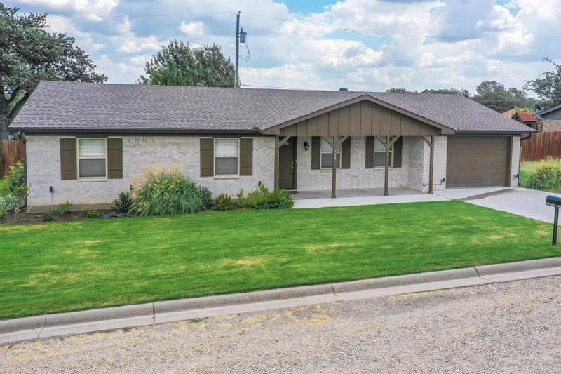 128 Oak Creek Street, Jacksboro TX 76458 - Photo 3
