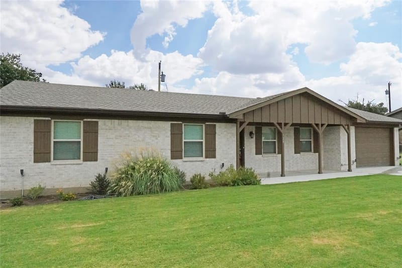 128 Oak Creek Street, Jacksboro TX 76458 - Photo 20