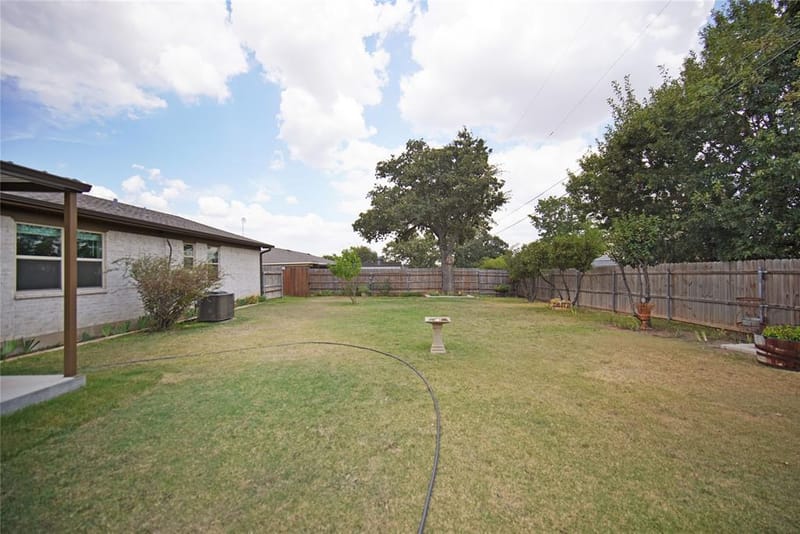 128 Oak Creek Street, Jacksboro TX 76458 - Photo 11