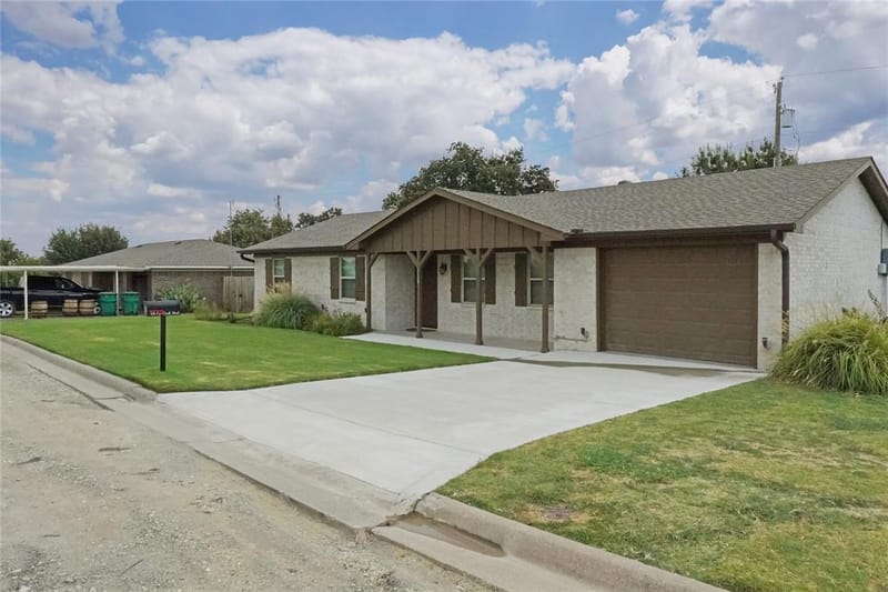 128 Oak Creek Street, Jacksboro TX 76458 - Photo 19