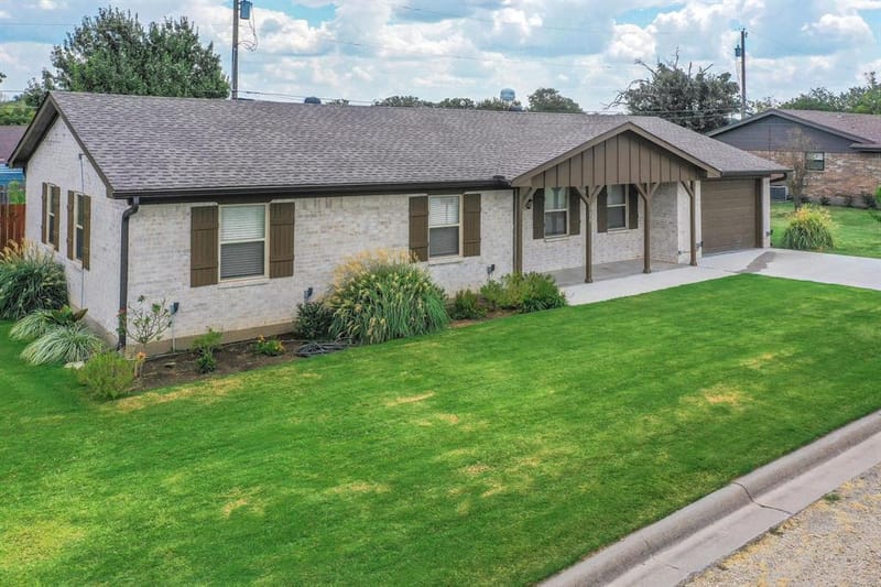 128 Oak Creek Street, Jacksboro TX 76458 - Photo 4