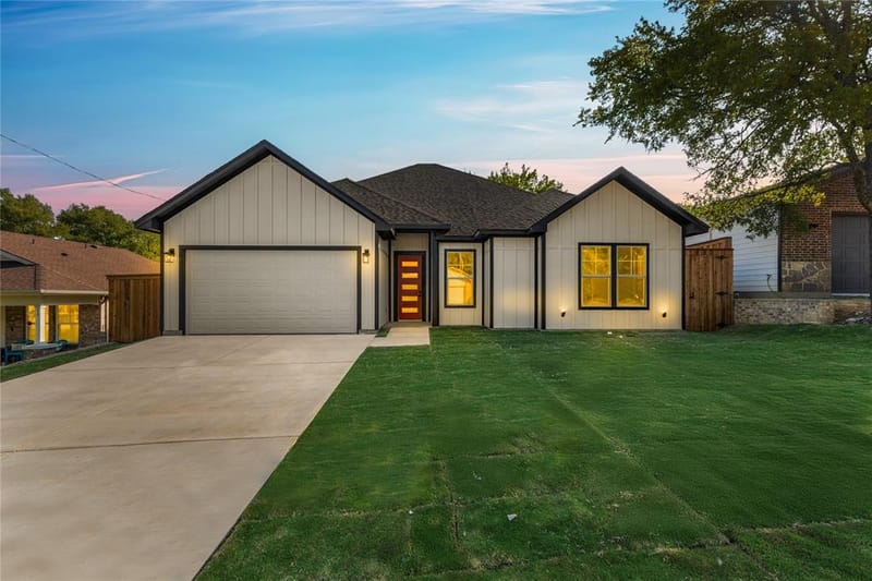 257 Billingslea Drive, Mansfield TX 76063