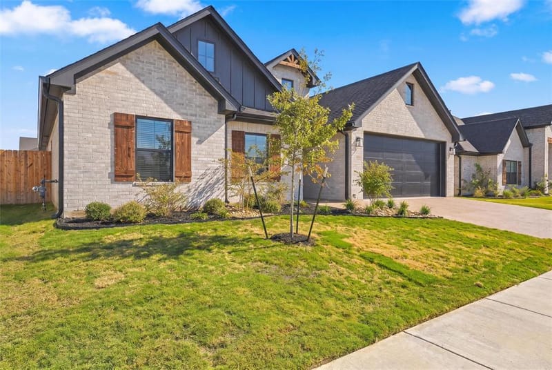 13045 Rainier Drive, Woodway TX 76712 - Photo 2