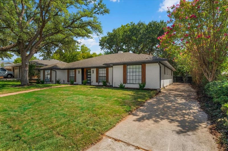 1804 Kingsborough Drive, Arlington TX 76015 - Photo 2