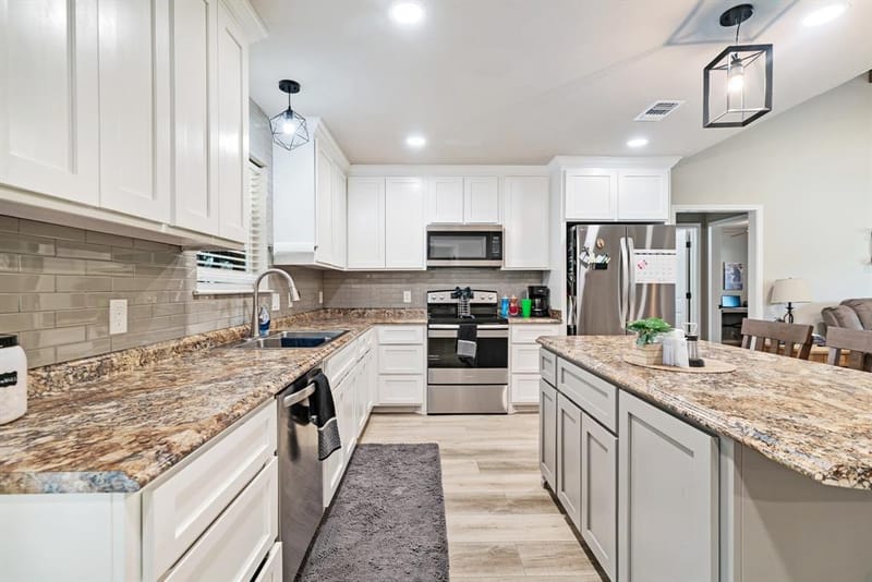 650 FENDLEY, Blossom TX 75416 - Photo 6