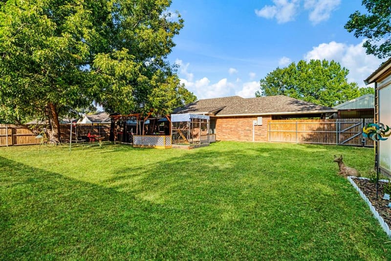 650 FENDLEY, Blossom TX 75416 - Photo 19