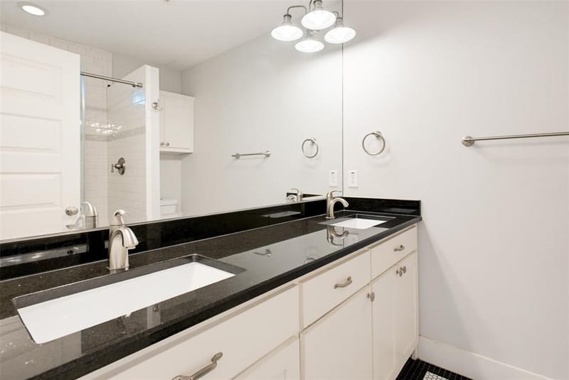 1010 Woodlawn Avenue, Dallas TX 75208 - Photo 17