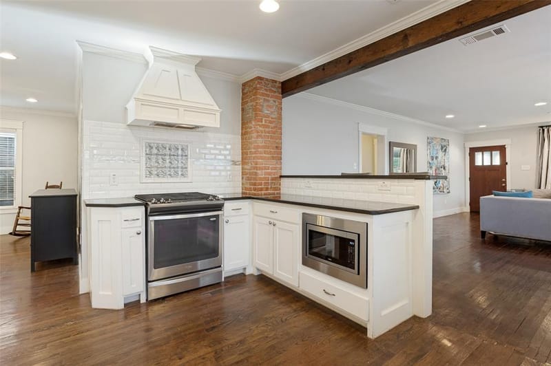 1010 Woodlawn Avenue, Dallas TX 75208 - Photo 12