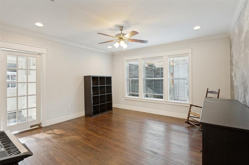 1010 Woodlawn Avenue, Dallas TX 75208 - Photo 14