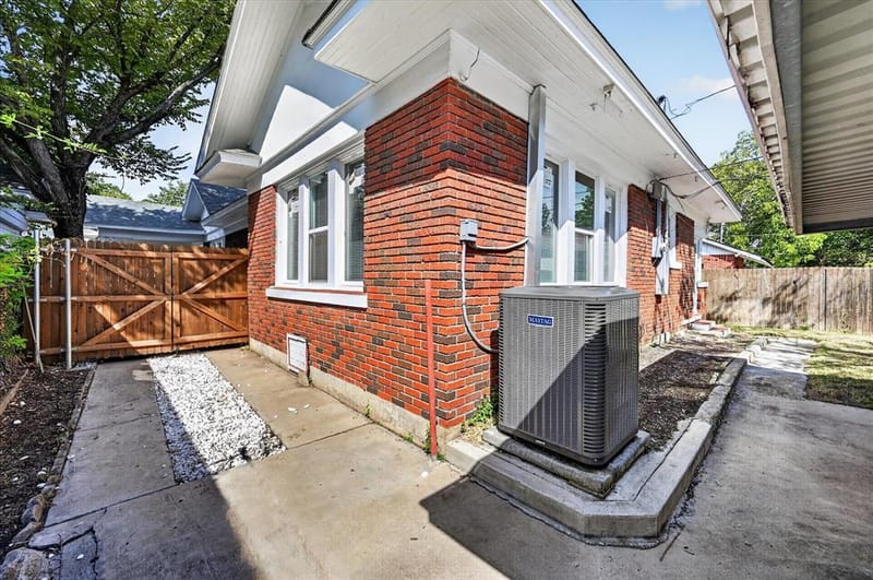 316 S Montreal Avenue, Dallas TX 75208 - Photo 30