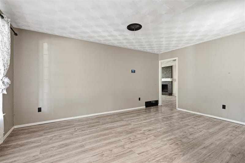 439 Shorewood Drive, Duncanville TX 75116 - Photo 3