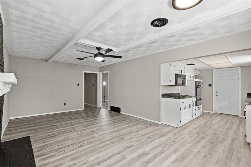 439 Shorewood Drive, Duncanville TX 75116 - Photo 9