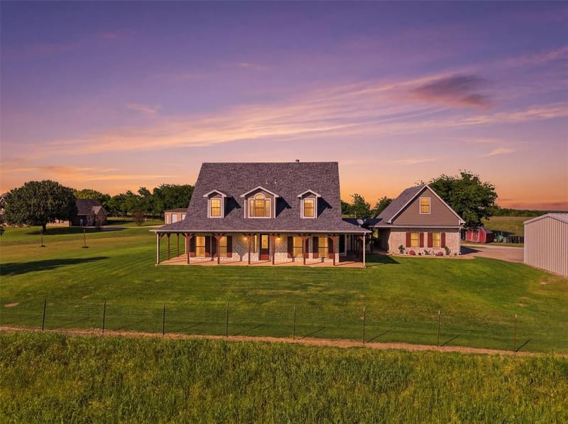 8649 River Hills Road, Godley TX 76044 - Photo 2