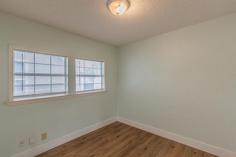 2543 E Ann Arbor Avenue, Dallas TX 75216 - Photo 13
