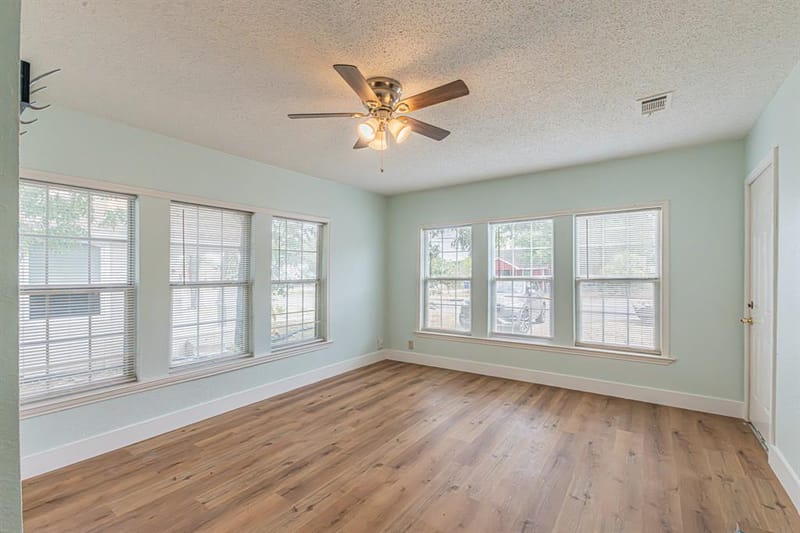 2543 E Ann Arbor Avenue, Dallas TX 75216 - Photo 32