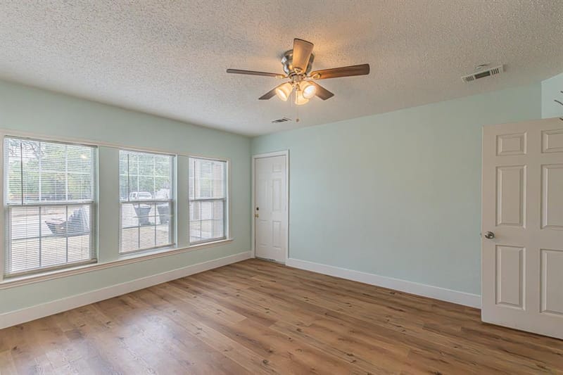 2543 E Ann Arbor Avenue, Dallas TX 75216 - Photo 33