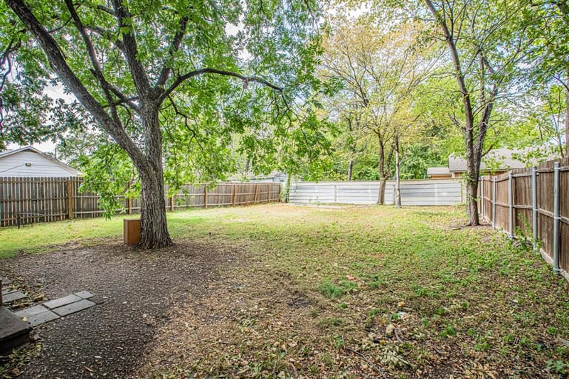 2543 E Ann Arbor Avenue, Dallas TX 75216 - Photo 37