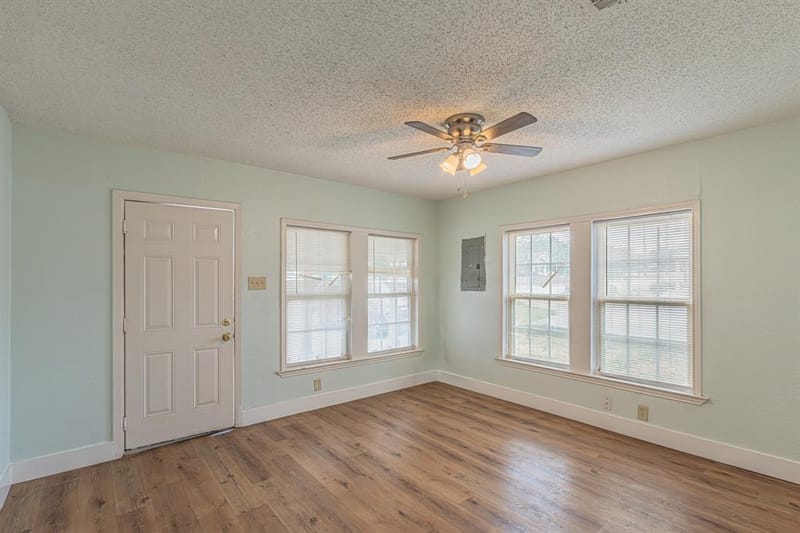 2543 E Ann Arbor Avenue, Dallas TX 75216 - Photo 8
