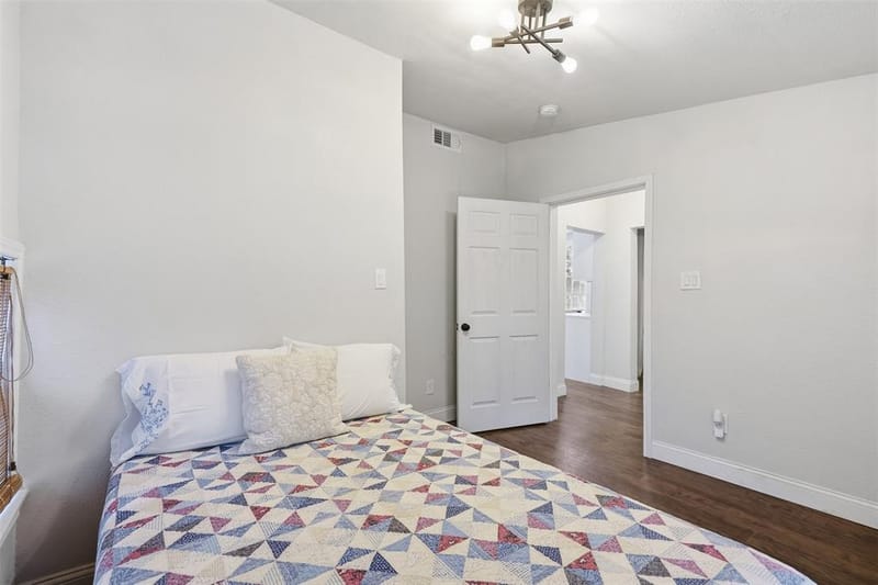 1321 Stewart Street, Fort Worth TX 76104 - Photo 23