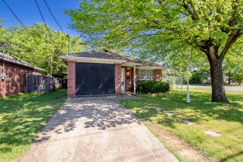 2651 Anderson Street, Dallas TX 75215 - Photo 2