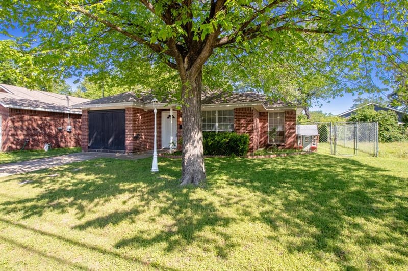 2651 Anderson Street, Dallas TX 75215 - Photo 3