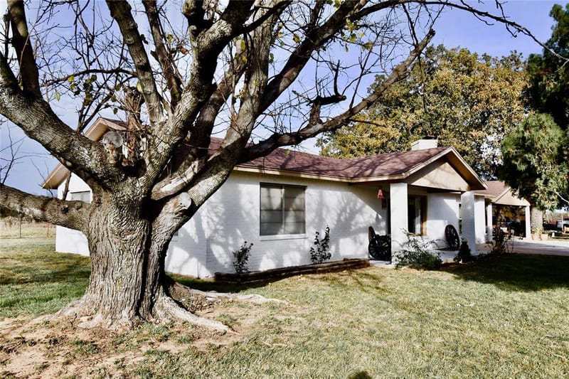 324 County Road 317, Comanche TX 76442 - Photo 4