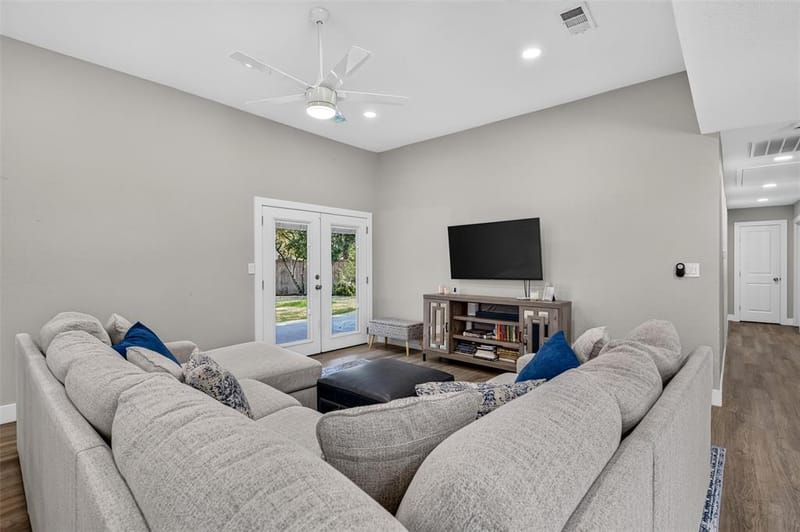 11335 Mccree Road, Dallas TX 75238 - Photo 10