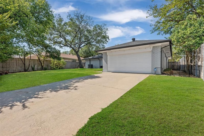 11335 Mccree Road, Dallas TX 75238 - Photo 29
