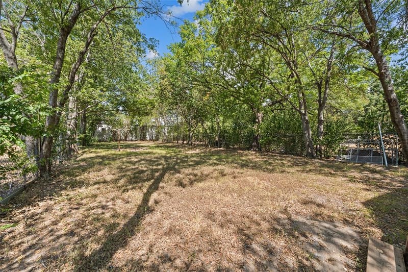 927 Oakwood Avenue, Waco TX 76706 - Photo 14
