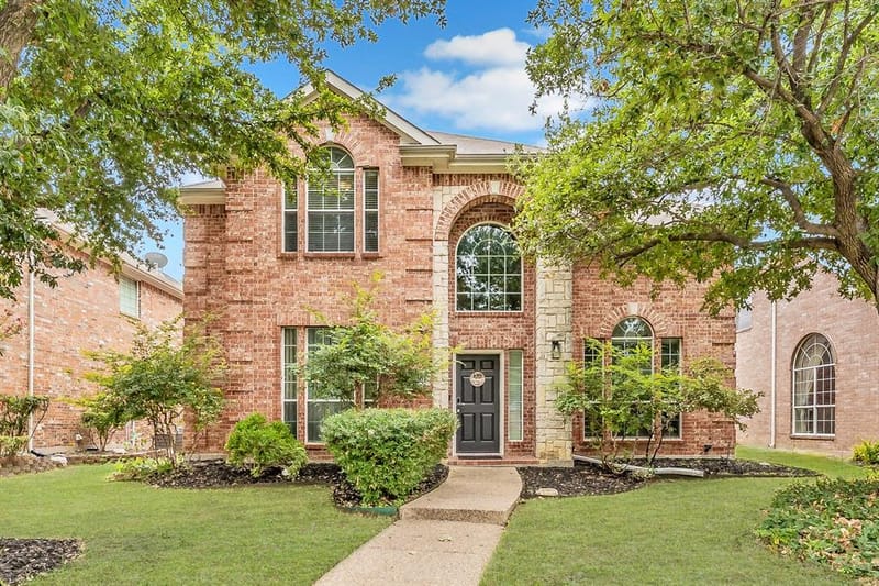 12361 Hawk Creek Drive, Frisco TX 75033 - Photo 2